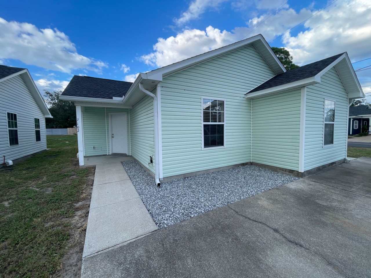 7102 North Lagoon Drive