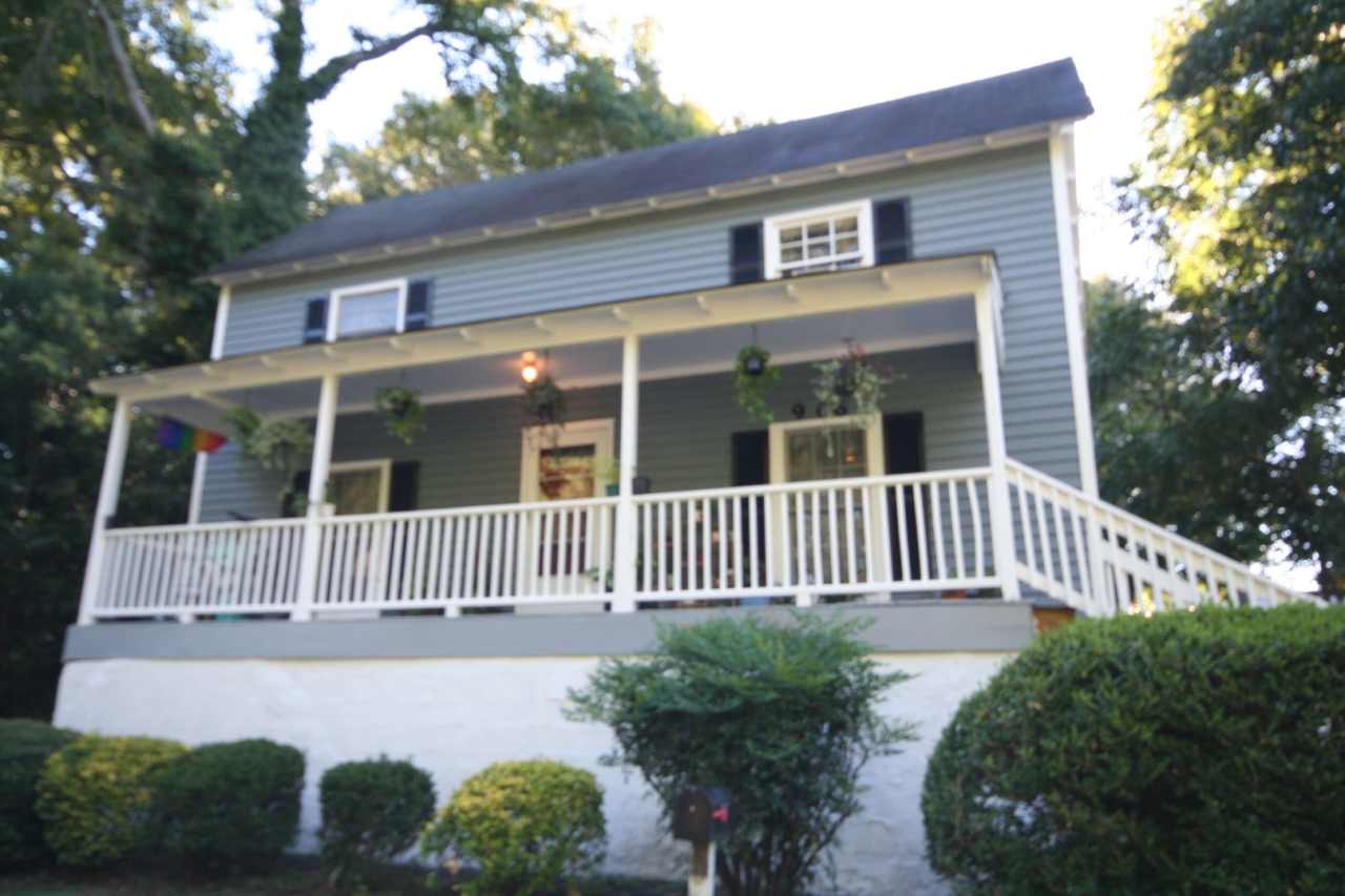 Historic Renovated Home near Downtown Durham / All Appliances / Deck / Fenced Yd