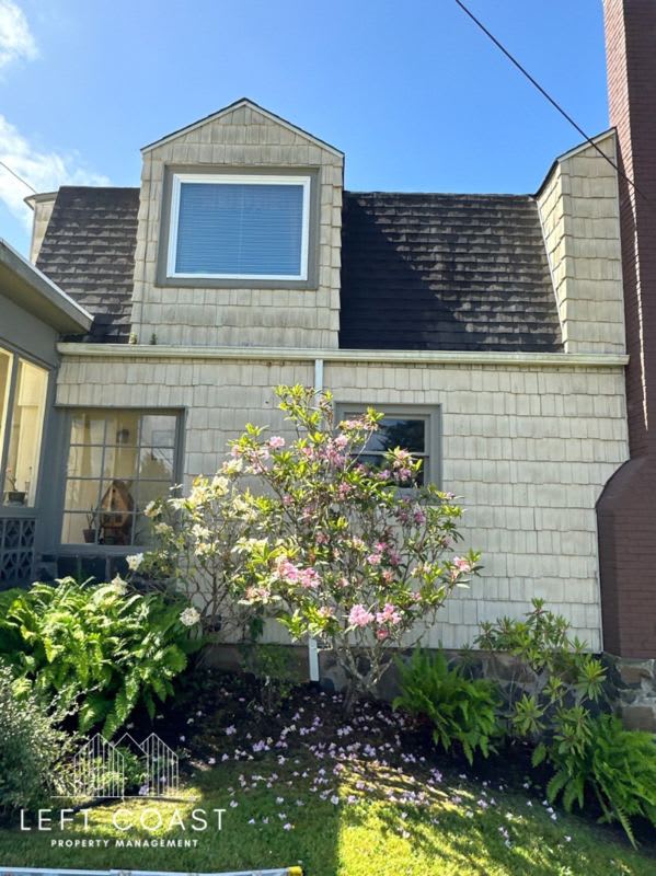 1637 Northeast Oar Avenue