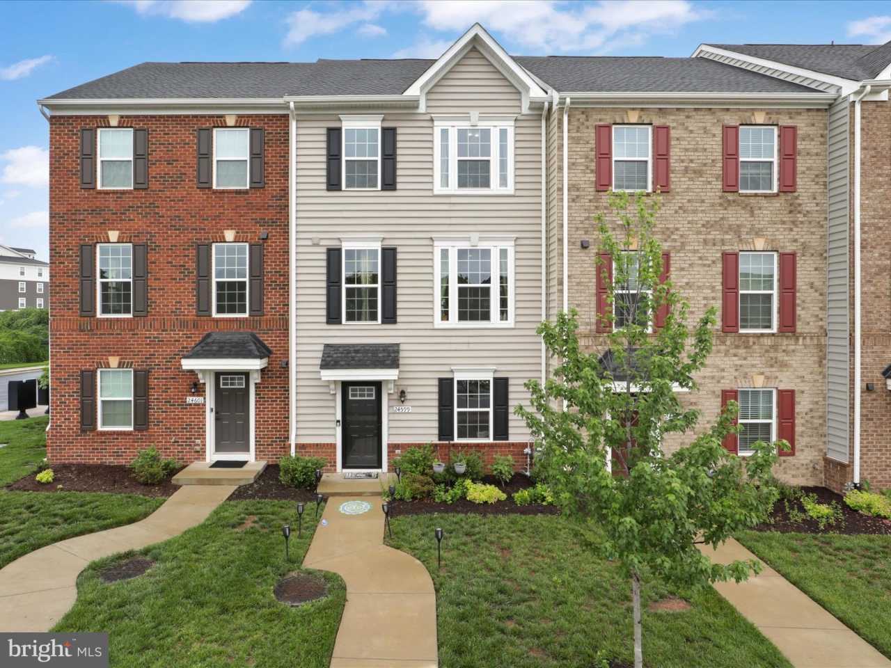 24599 HUTCHINSON FARM DRIVE