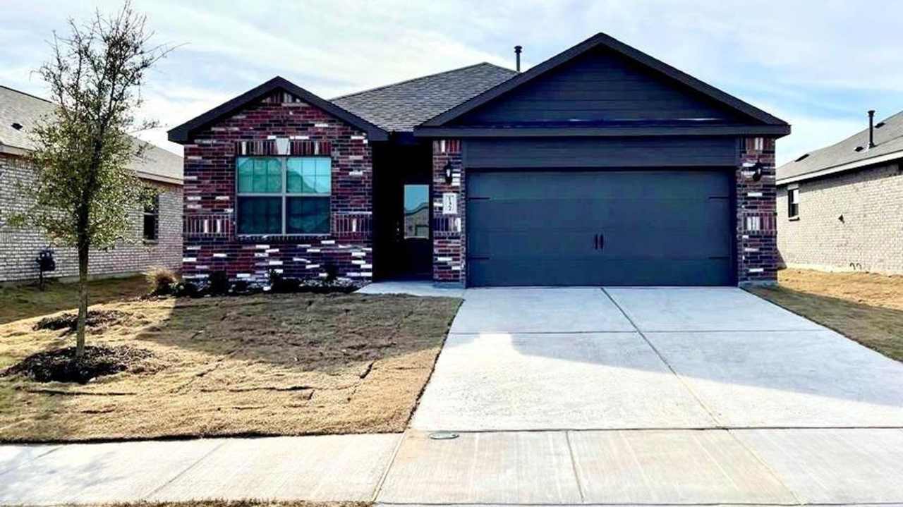 Welcome to this beautifully maintained 3 bedroom, 2 bath home in the heart of Anna.