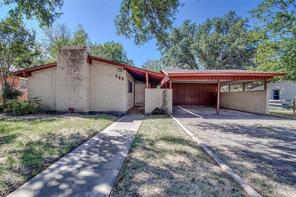 703 Country Club Road