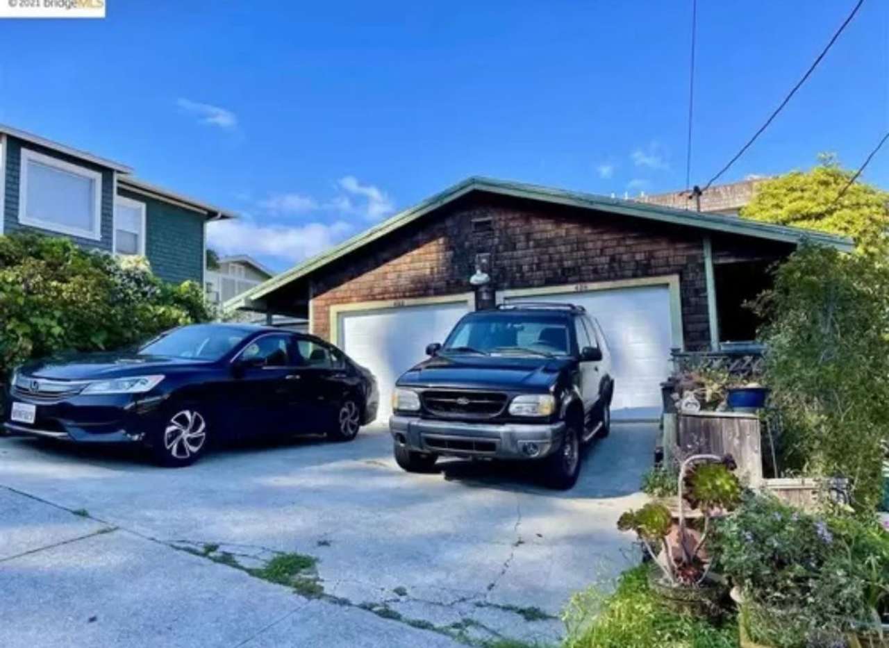 Gorgeous 2 bedroom in Point Richmond! Available now!