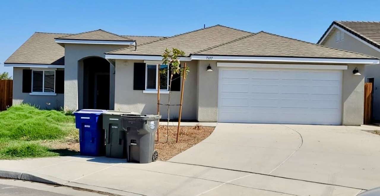 Spacious 4 bedroom house ready to be occupied!