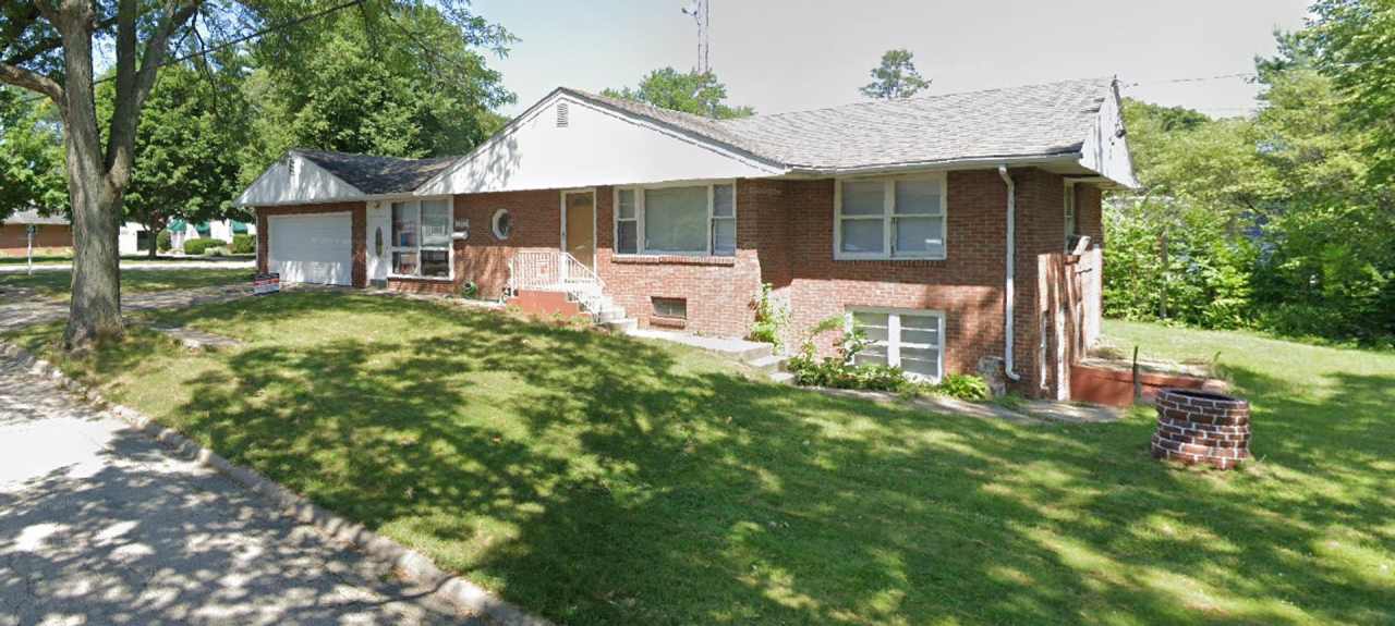 Large Ranch Style Home for Rent with Attached 2 car garage