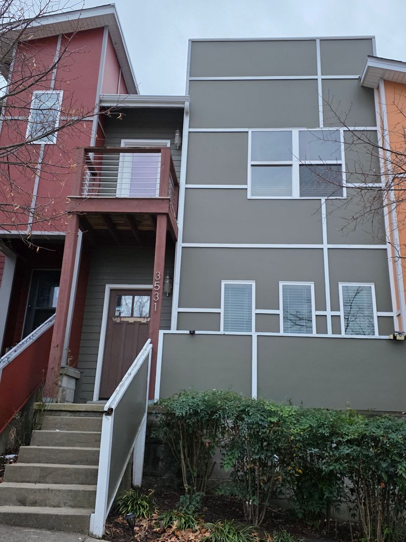 Large 3 Bedroom Townhouse in South Nashville