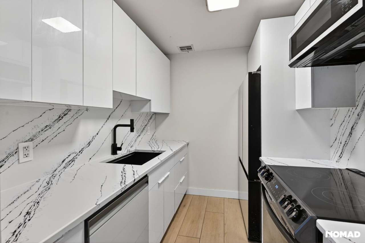 Beautifully Updated 2BR Condo with Private Patio + Washer/Dryer