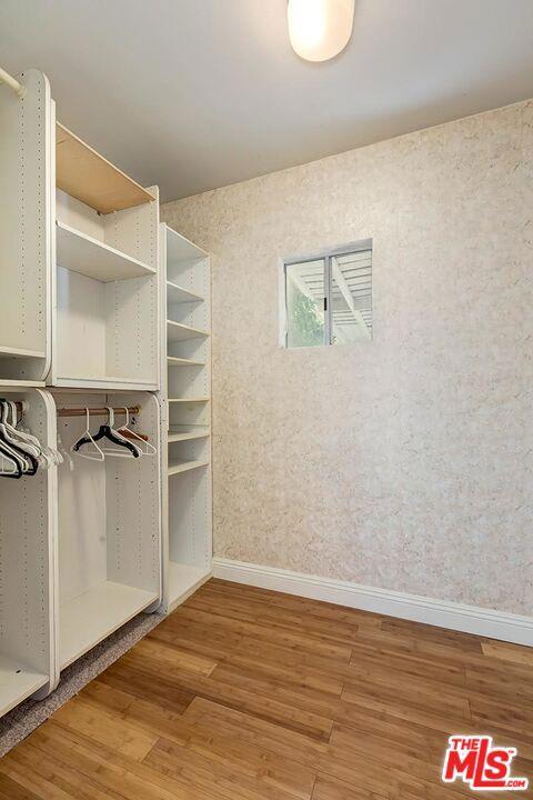 5049 Hesperia Avenue