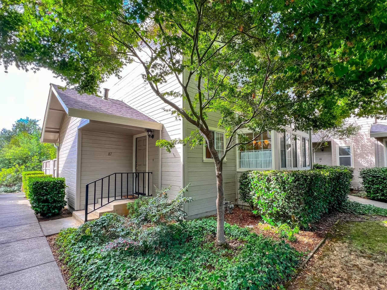 Beautiful Three Bedroom Valley Club Circle Condo in Gated Community