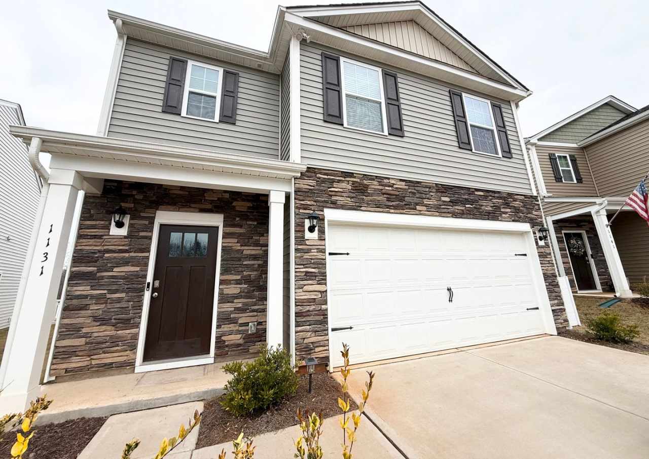 Spacious 5-Bedroom Home for Rent in The Falls – Modern, Comfortable, and Move-In Ready