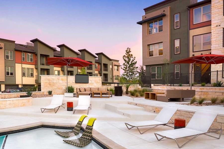 2605 Esperanza Crossing