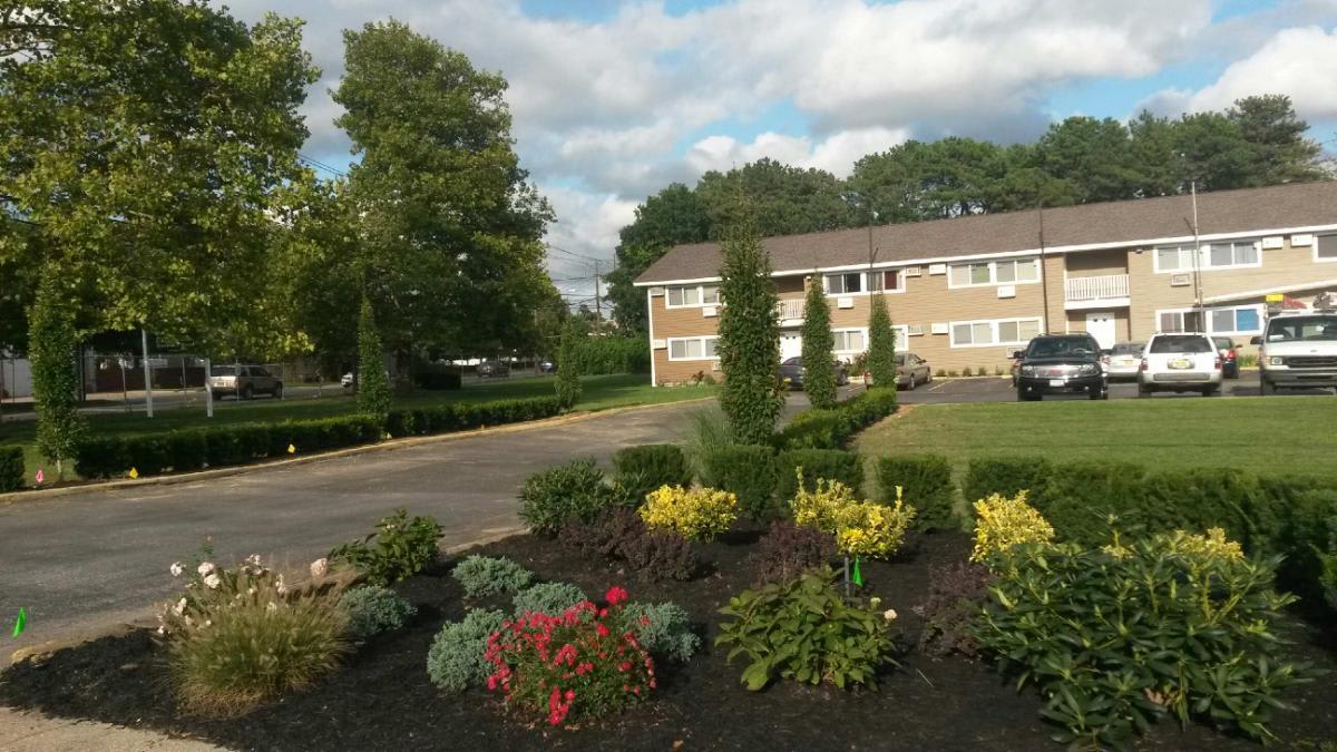 1725 NORTH GARDINER DRIVE -