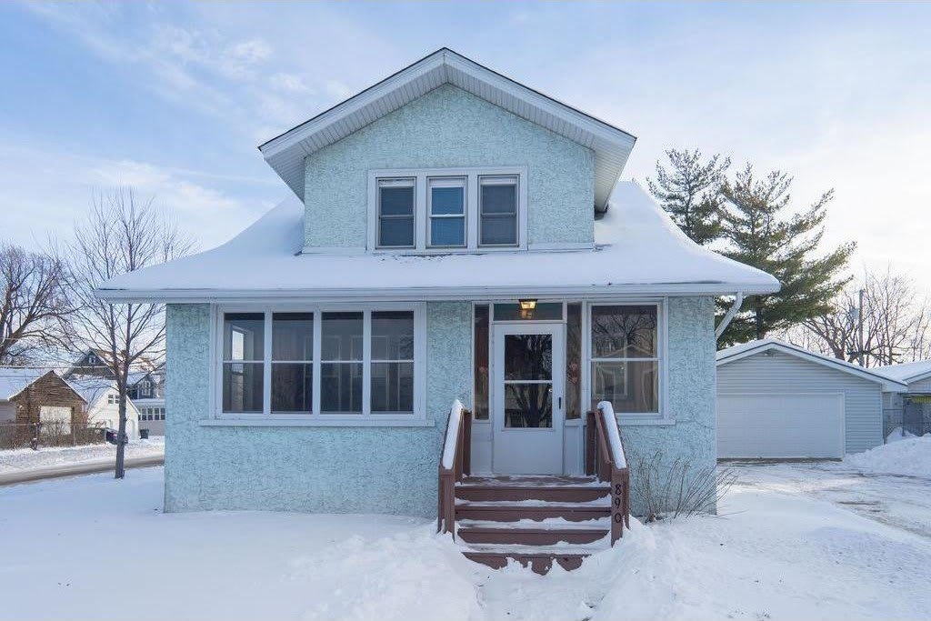 890 Arkwright Street