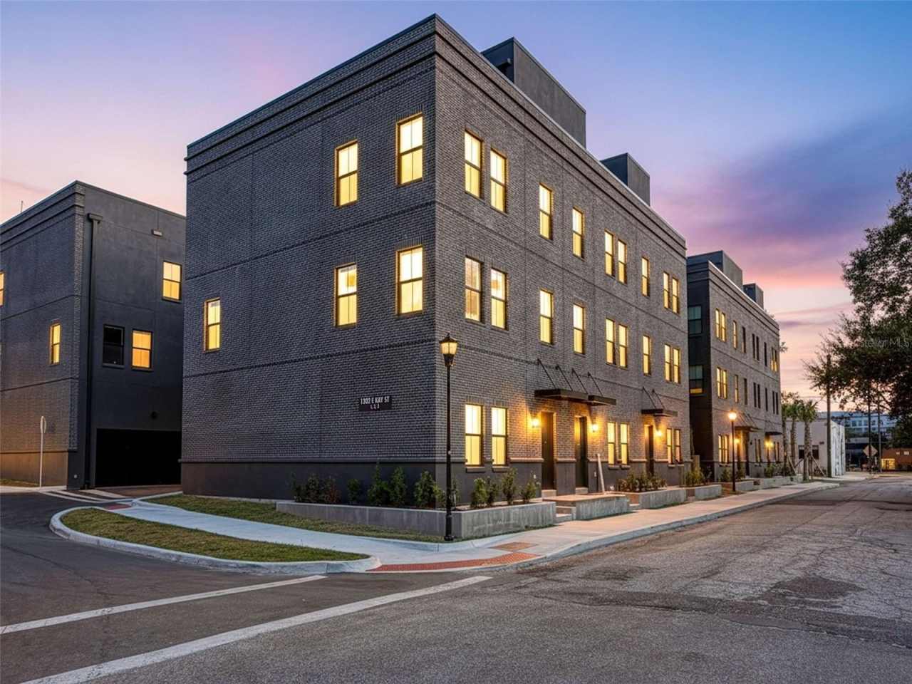 1302 E KAY STREET