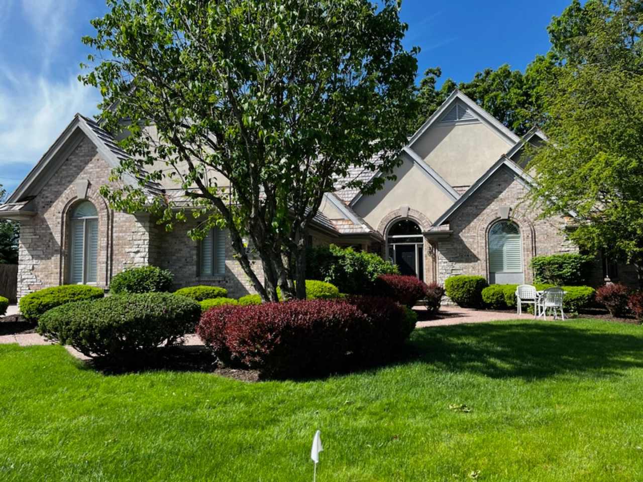 Stunning Custom Built Home with ALL Utilities Included!!