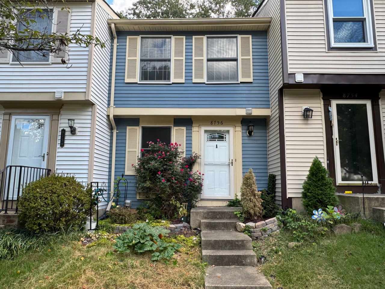 Charming 2 Bed 2 Bath Home Within Convenient Newington Commons Community