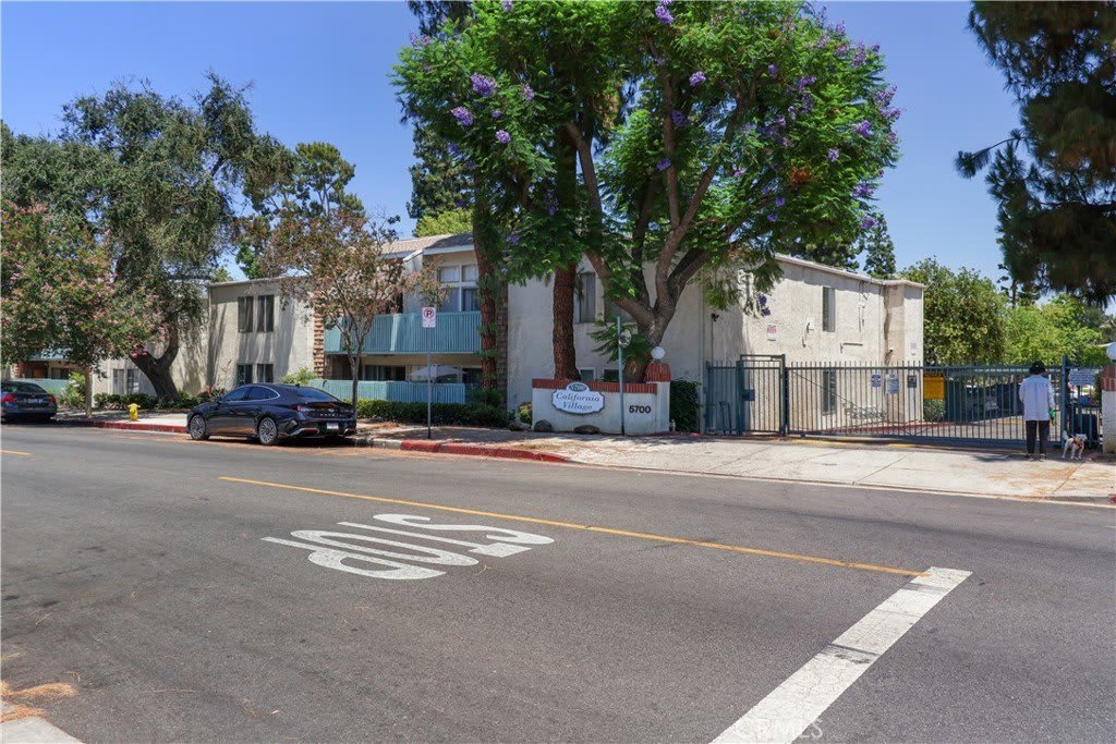 5700 Etiwanda Avenue