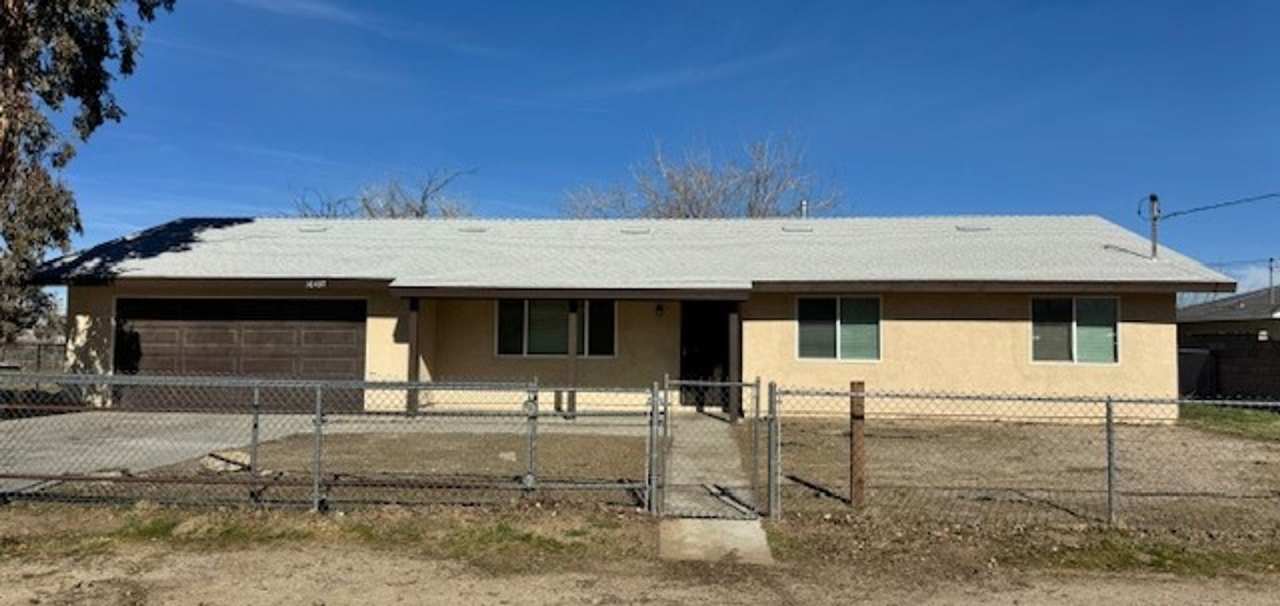 Gorgeous Remodeled 3+2 On Half Acre- $2600