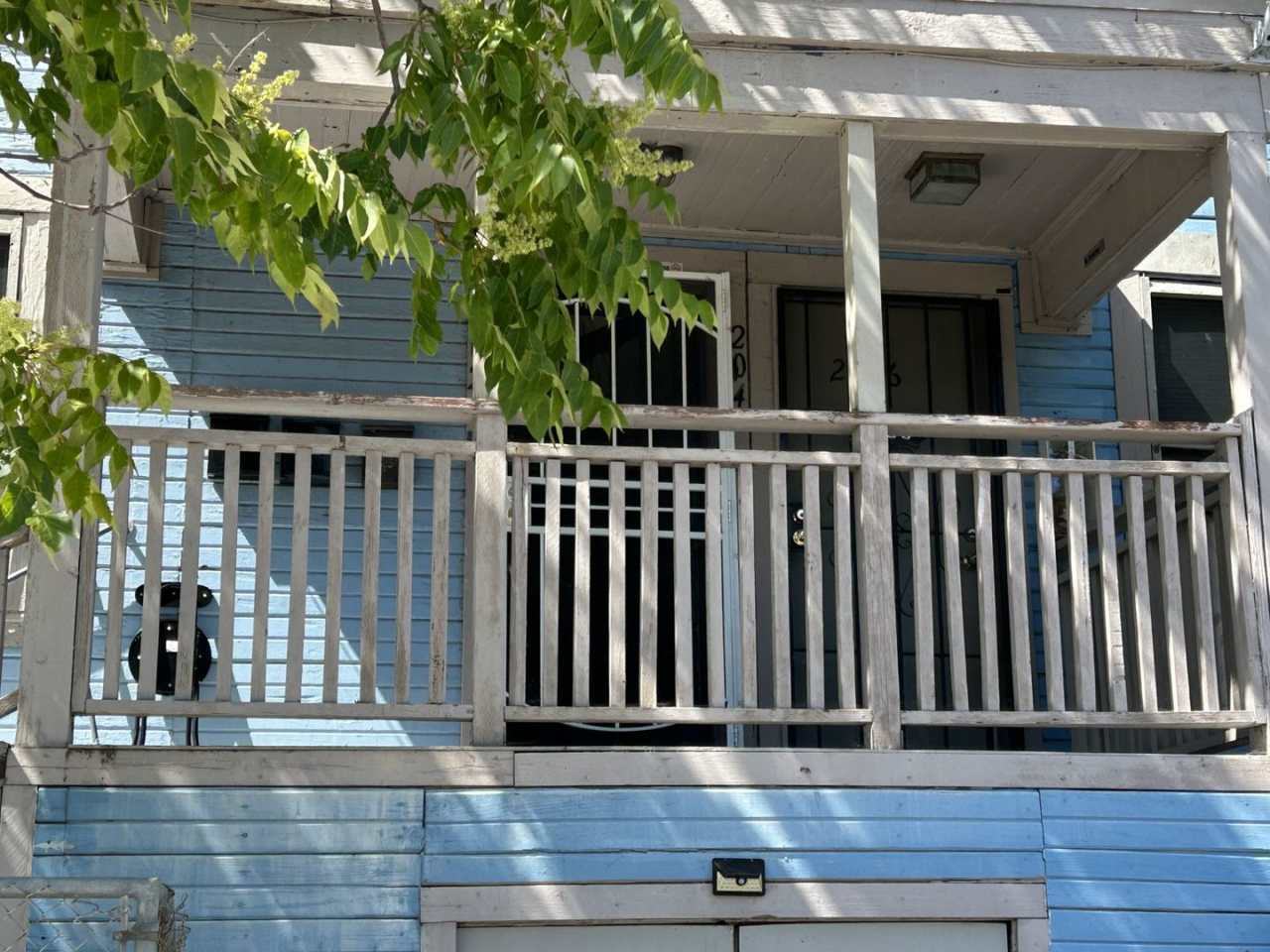 1 Bedroom Carolina Street Apartment, Upstairs