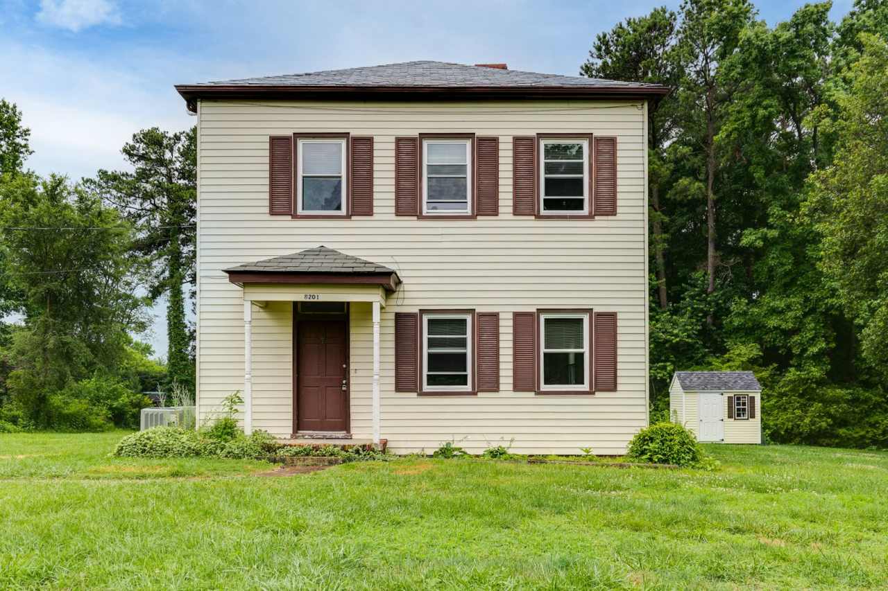 Price Drop on Large West End Rental off of Three Chopt Rd. ***Available Early-Mid August***