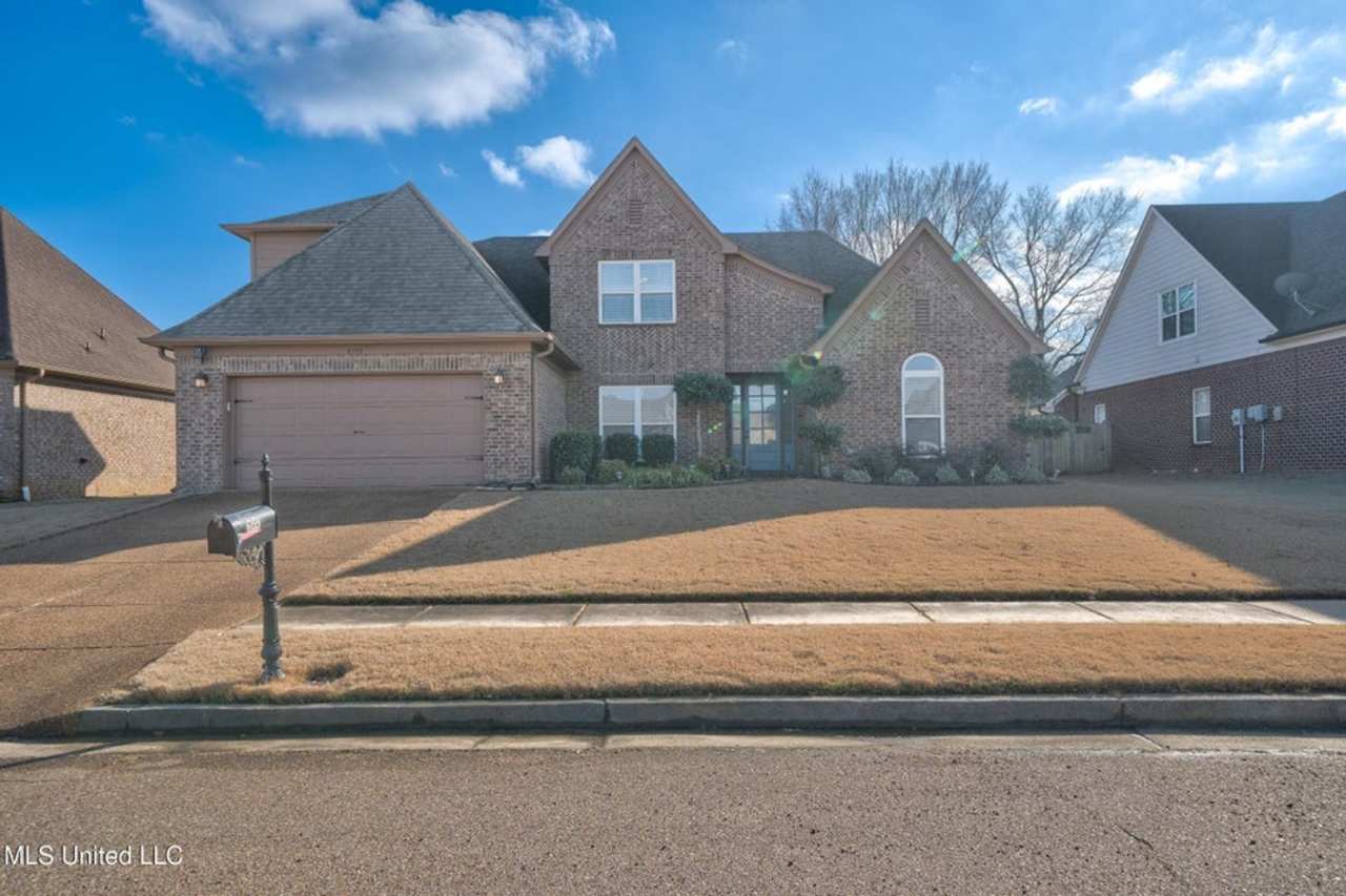 5 BEDROOMS, great home located in Olive Branch