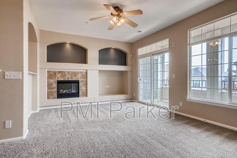 466 Black Feather Loop