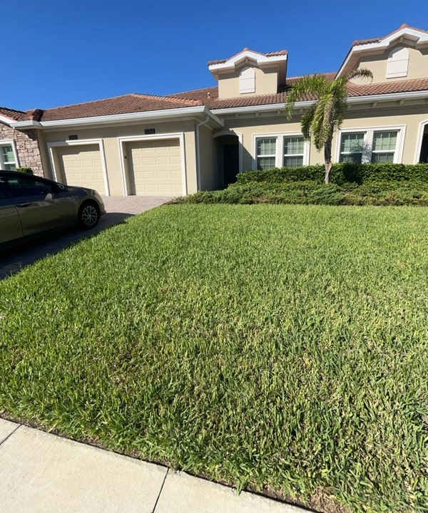 1058 Quaker Ridge Ln