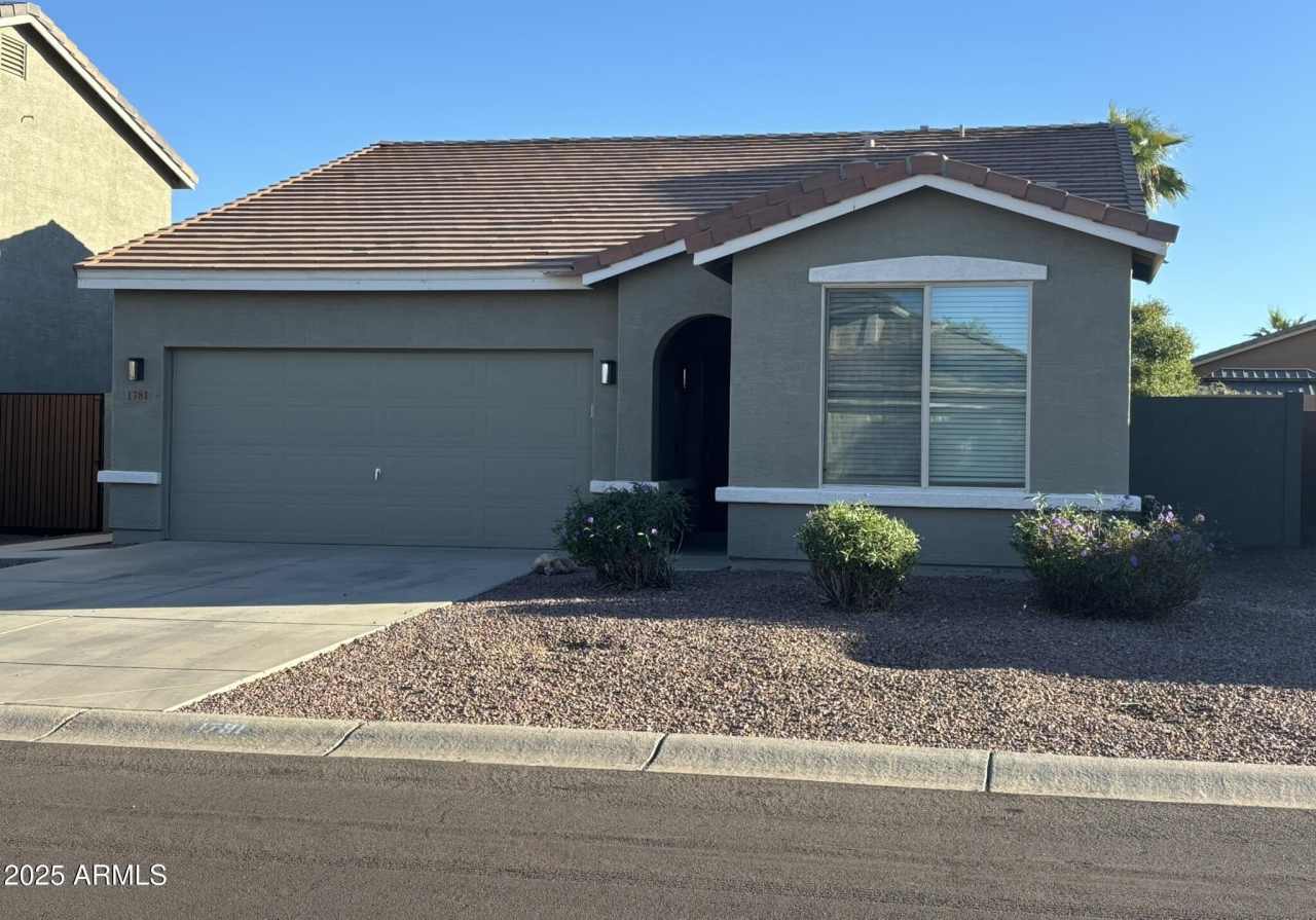 1781 W GOLD MINE Way