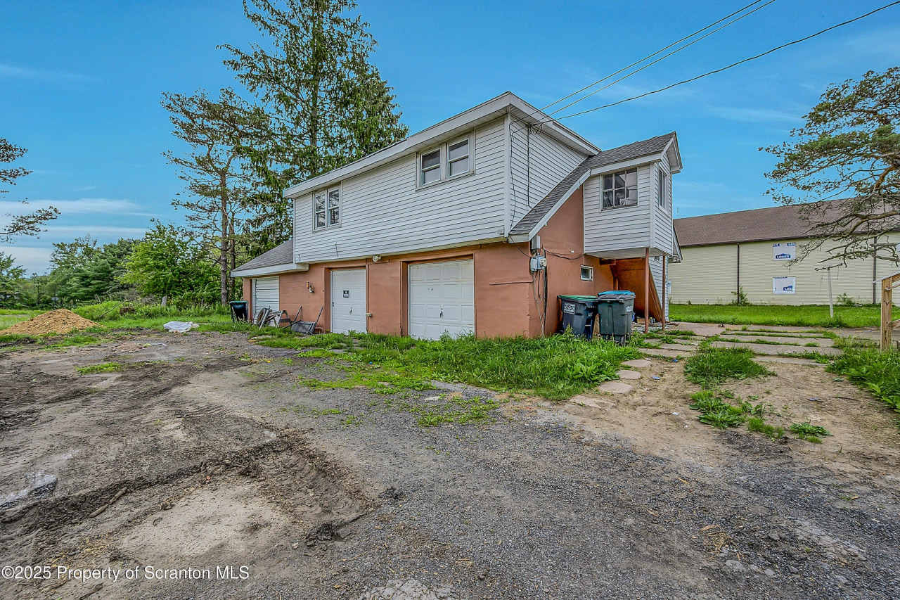 664 Laurel Drive unit: Rear