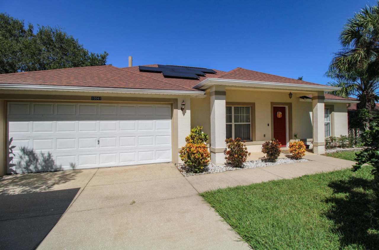10041 Crenshaw Circle - Available Now! **50% off 2nd months rent promotion**