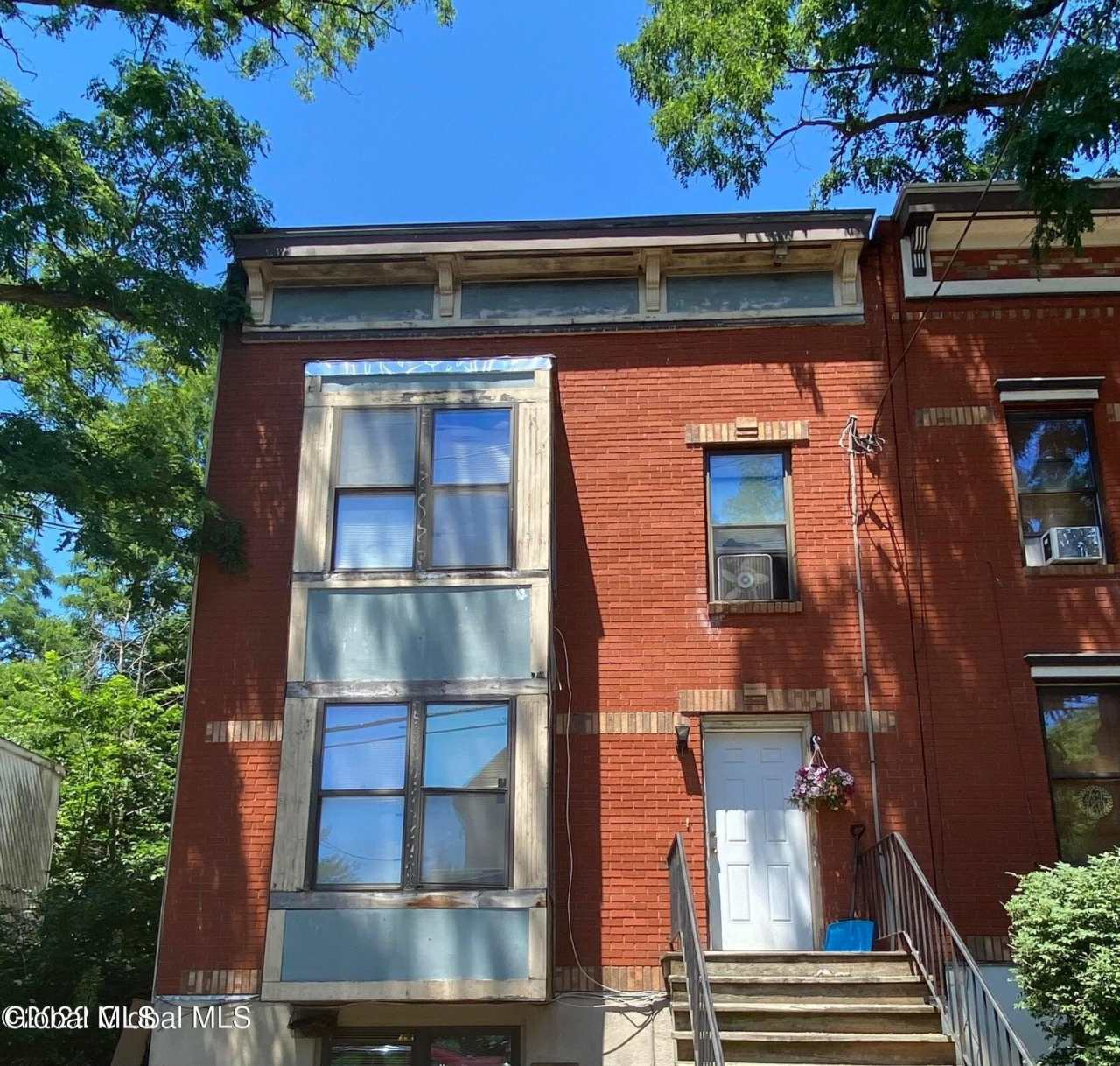 18 1/2 Voorhees Street unit: 1