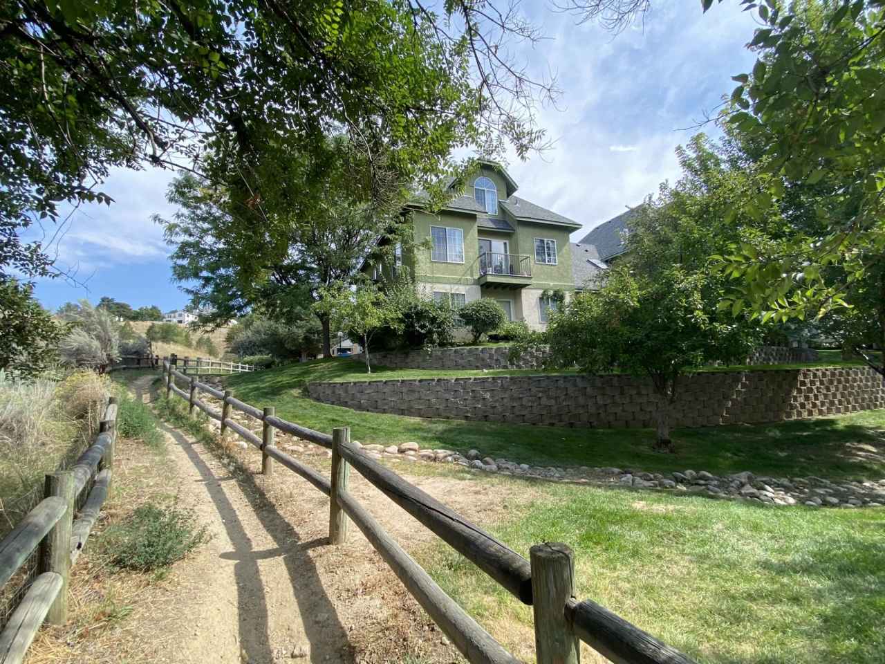 Camel's Back Apartments