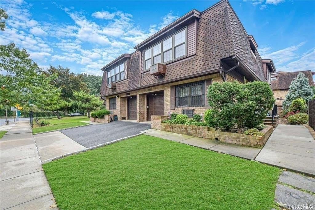 232-10 Horace Harding Expressway unit: 2Fl