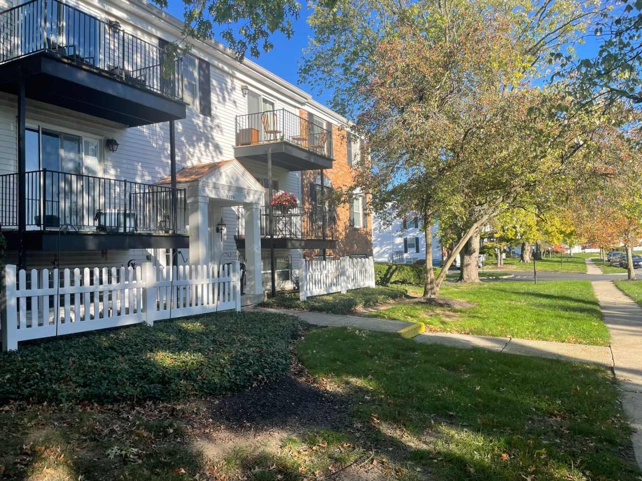 5285 Portland Street, Unit 104