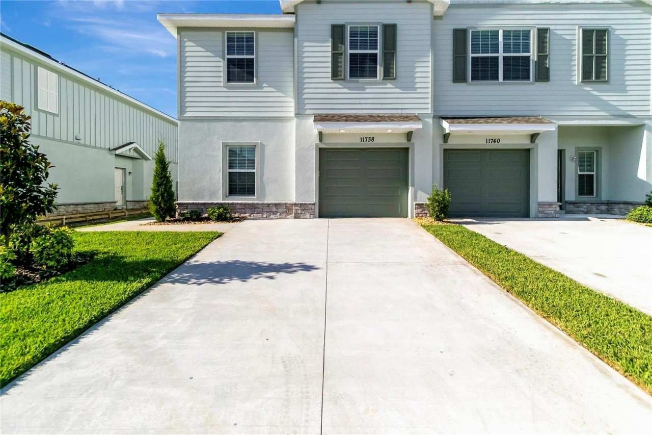 11738 BLACKBROOK COURT