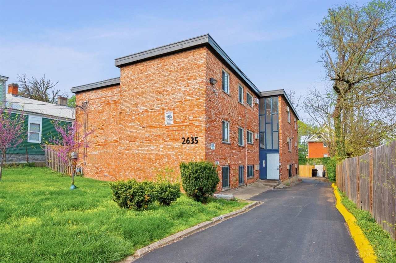 2635 Stanton Avenue unit: 3