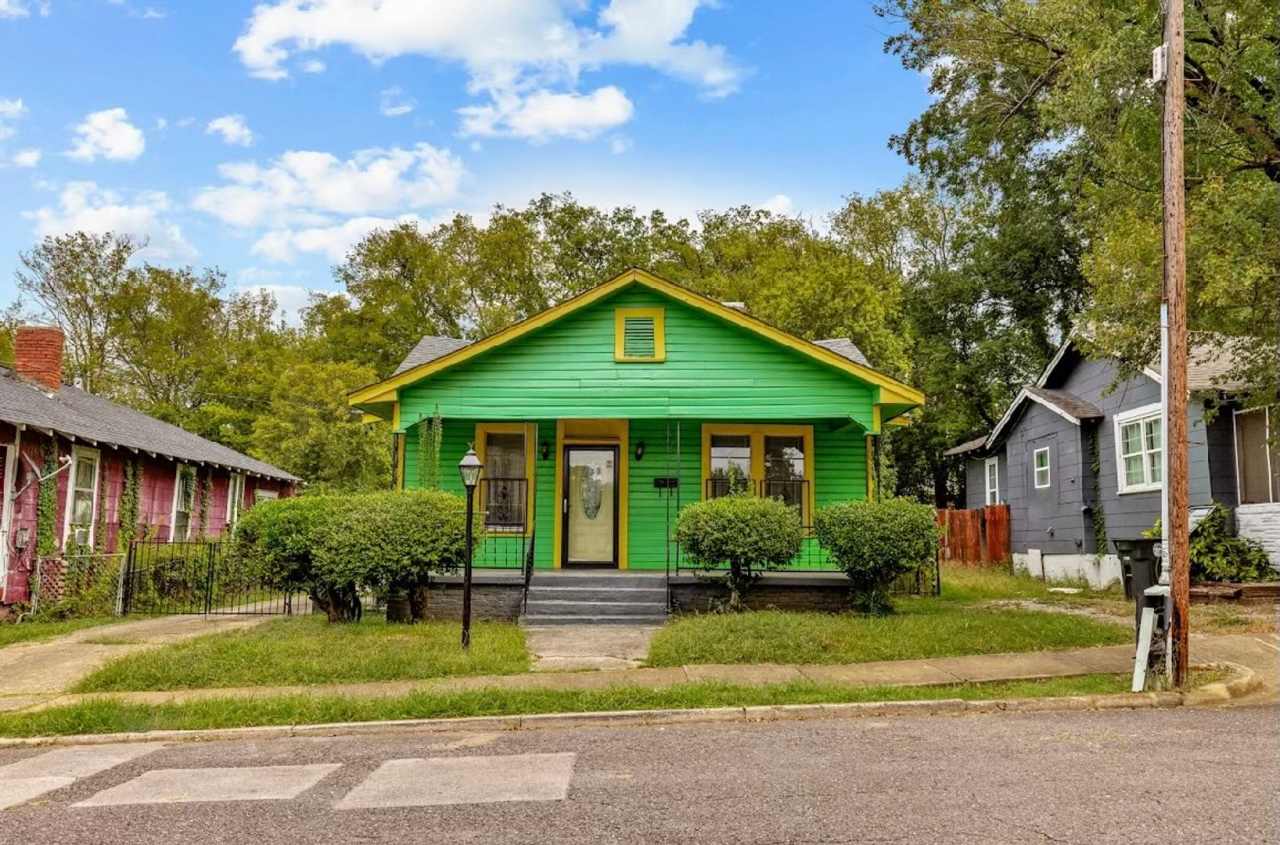 Charming and Newly Renovated 3 Bedroom 1 Bath Home Available Now!