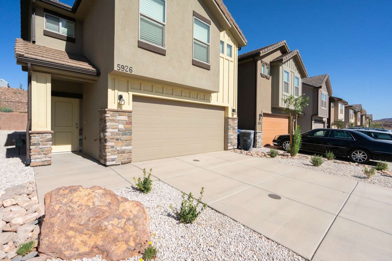 Modern 4-Bed Stand-Alone Home with Fenced Patio