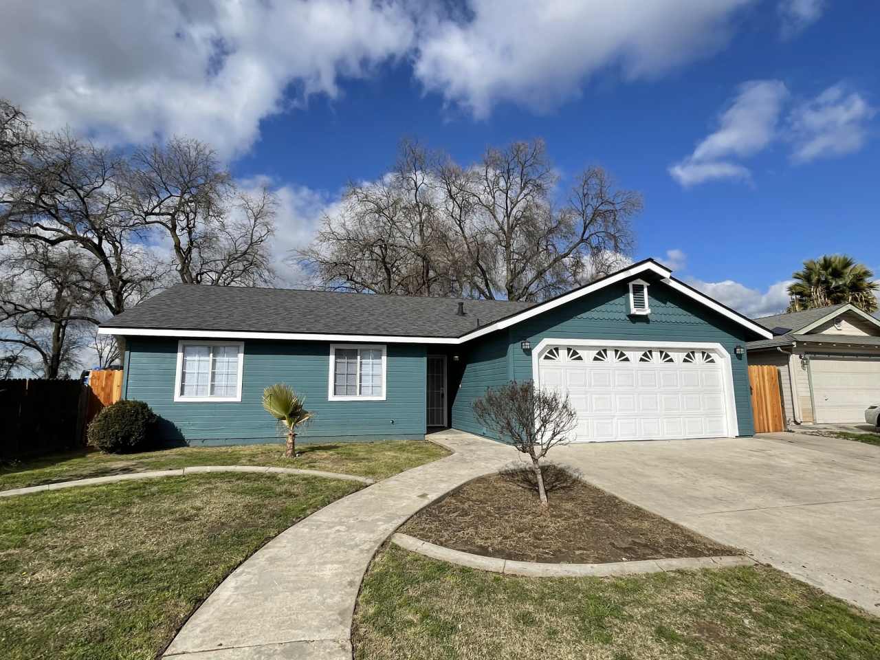 2800 E. Valley Oaks Dr.