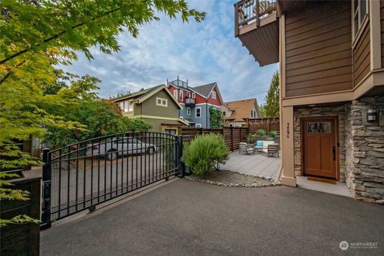 3Bd/2.5Ba Seattle Townhouse