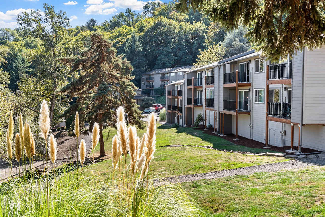 Cascade Vista Apartments