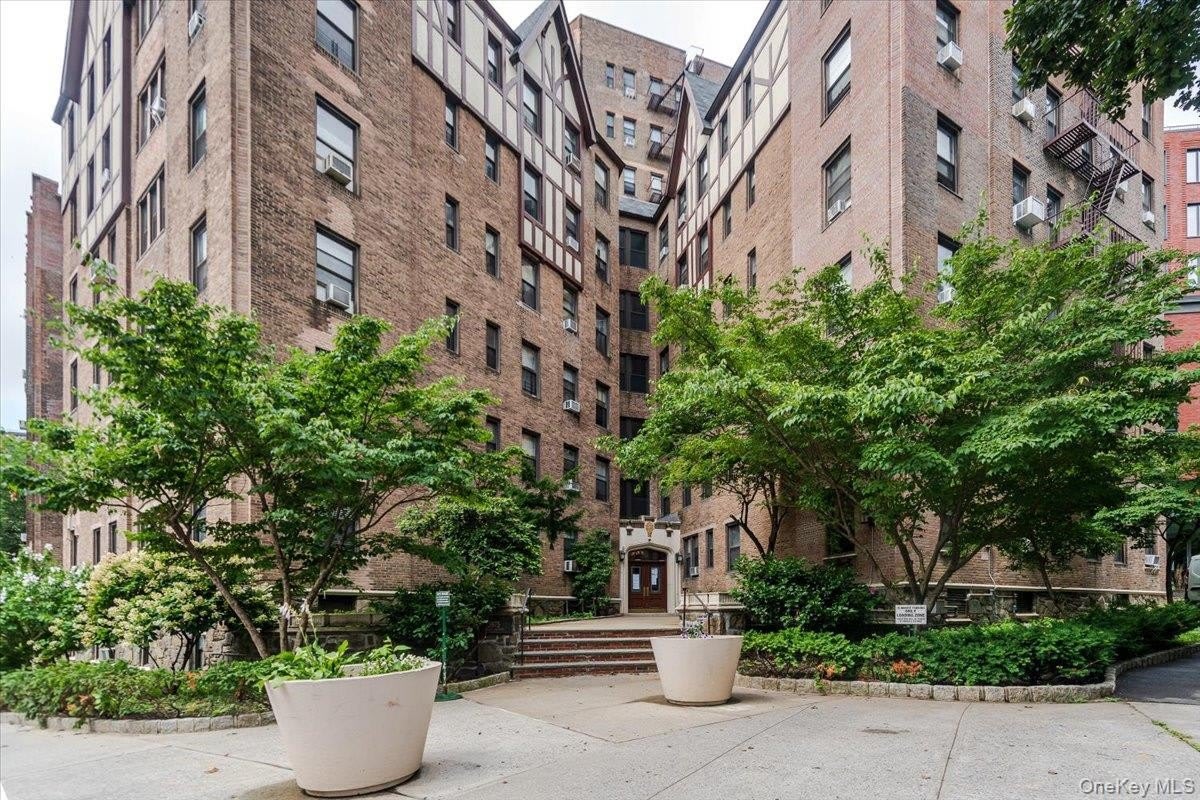 3875 Waldo Avenue unit: 2C