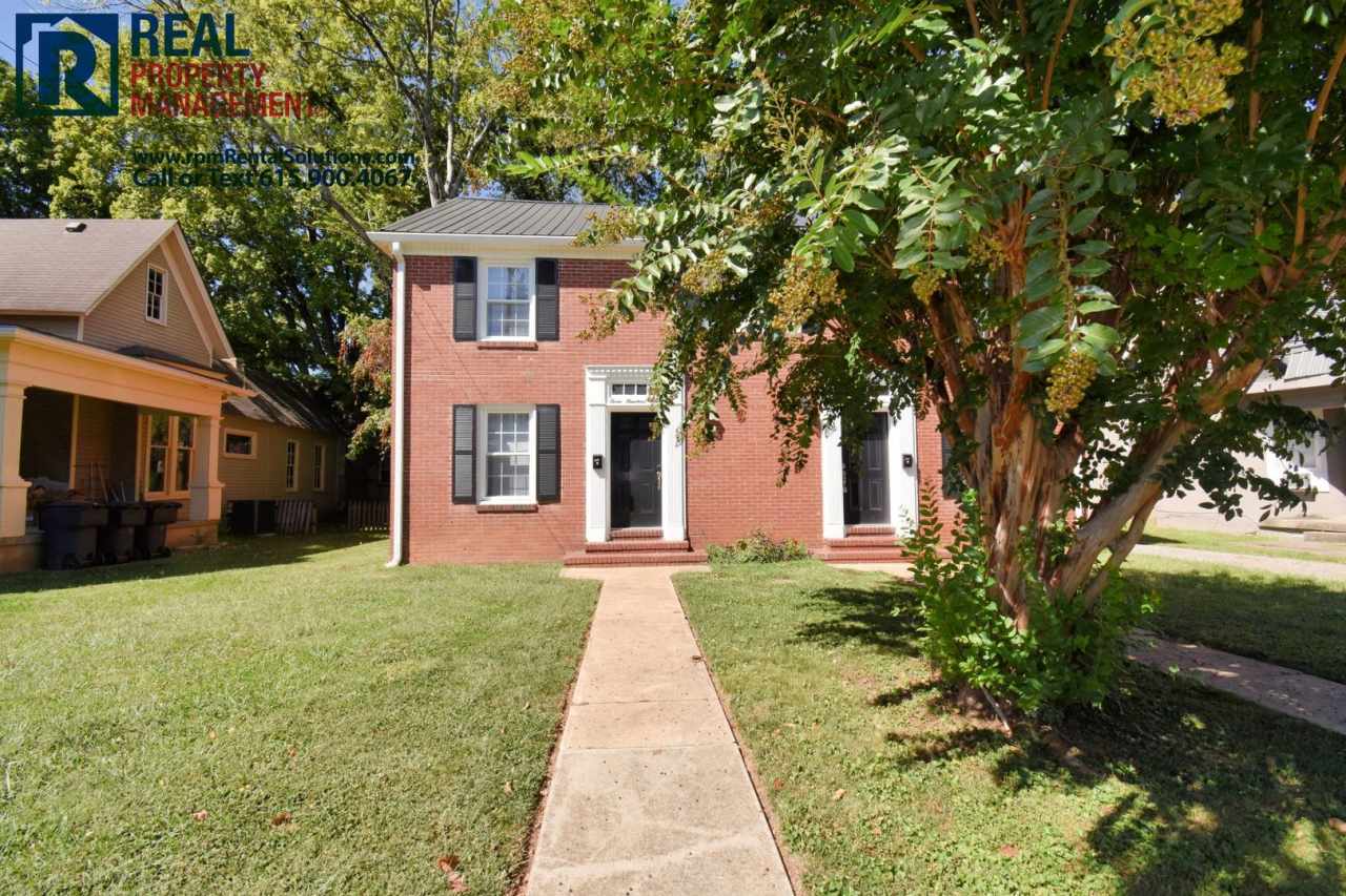 Great 2 bedroom, water included! Walk to downtown M'boro!