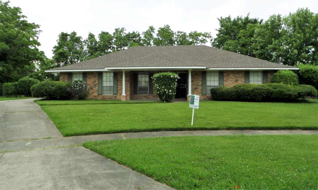 LARGE 4BR SHERWOOD FOREST HOME!