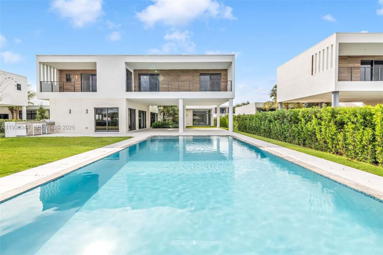 16699 N Botaniko Dr N