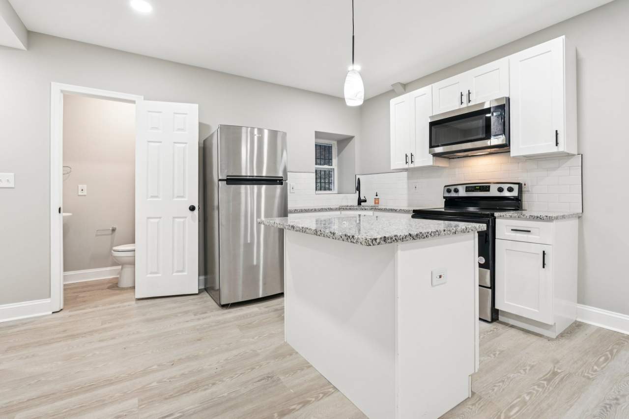 916 North Arlington Avenue