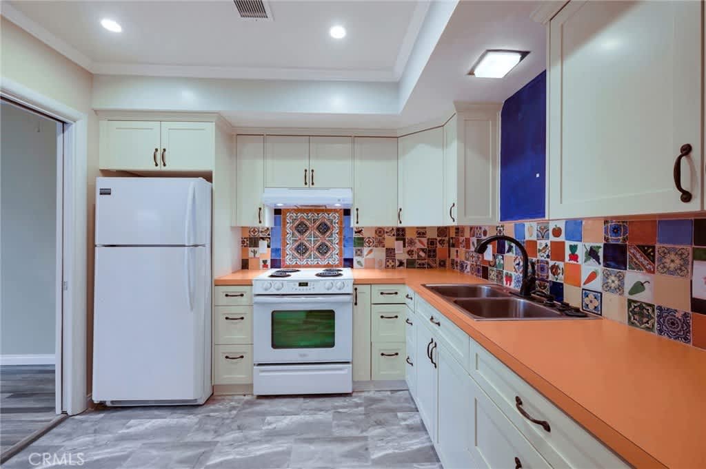 1631 S Pomona Ave Unit D26