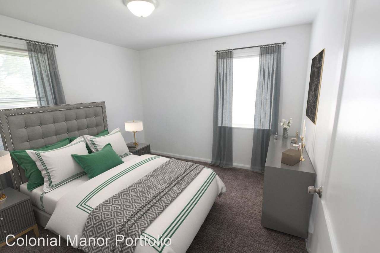 Colonial Manor Apartments