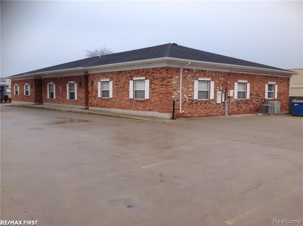 148 S Main