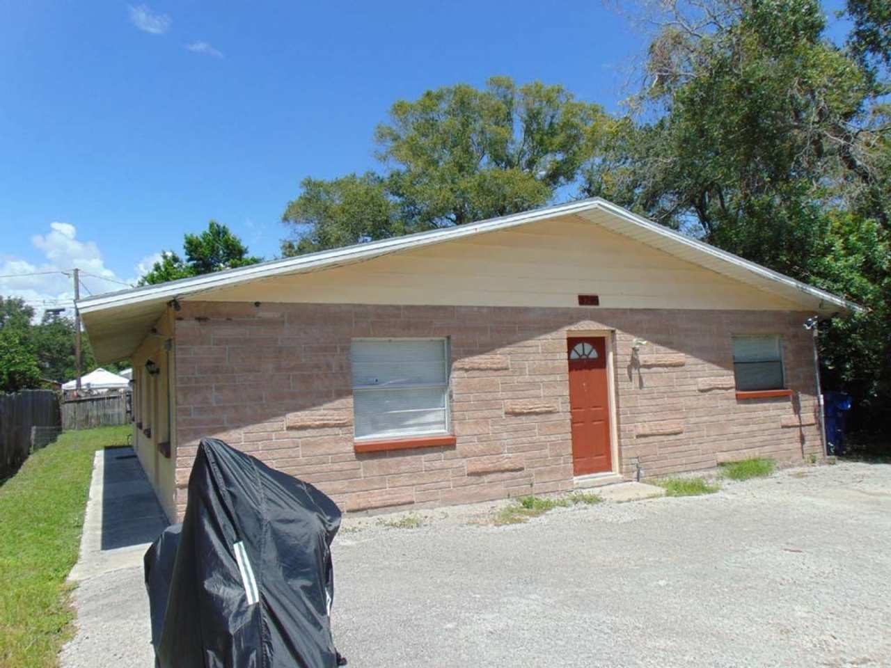 Charming 2br/1ba Duplex in CORAL HEIGHTS SUB!